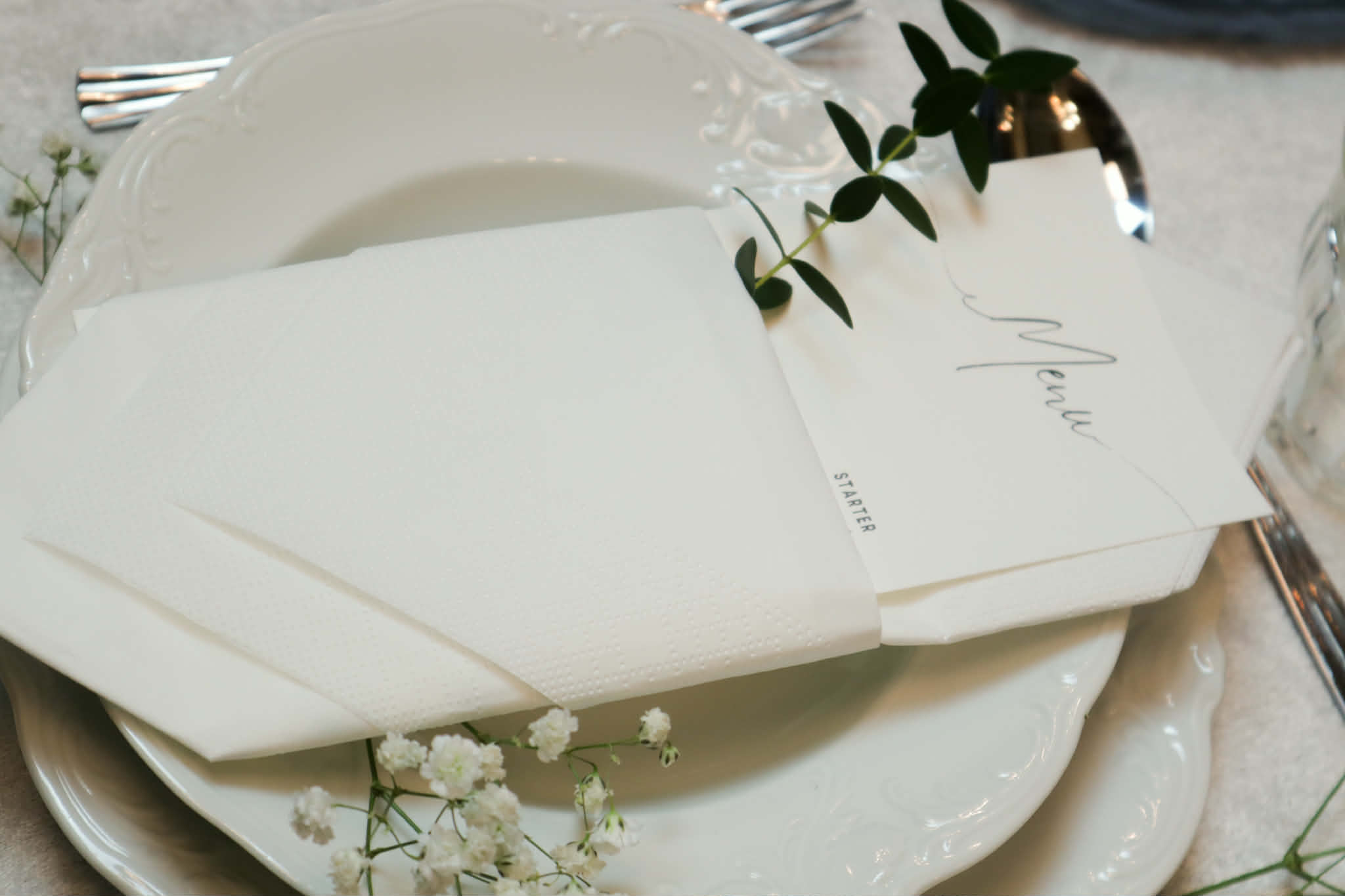 Bordsdukning blommor event planering födelsedag bröllop